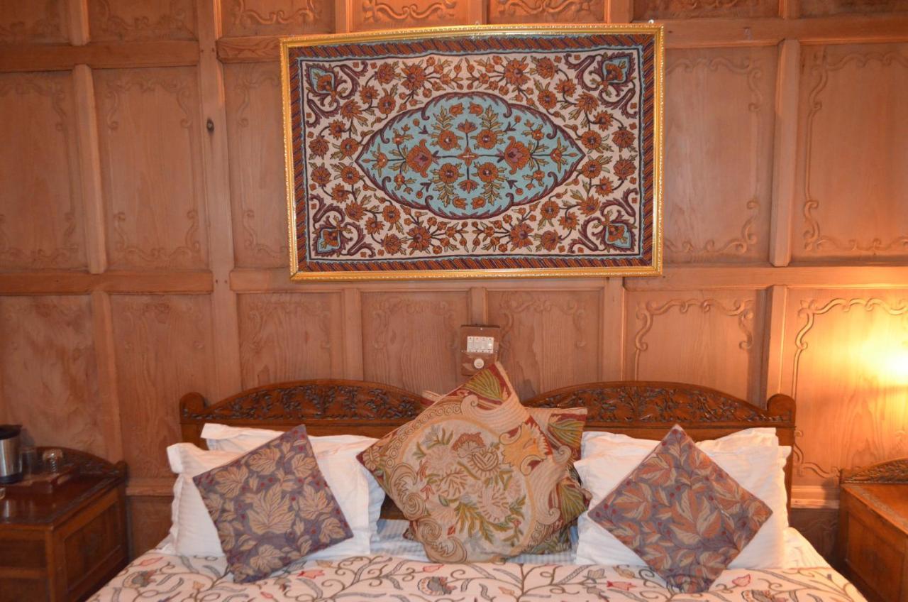 New Alexandra Houseboats Hotel Srīnagar Buitenkant foto